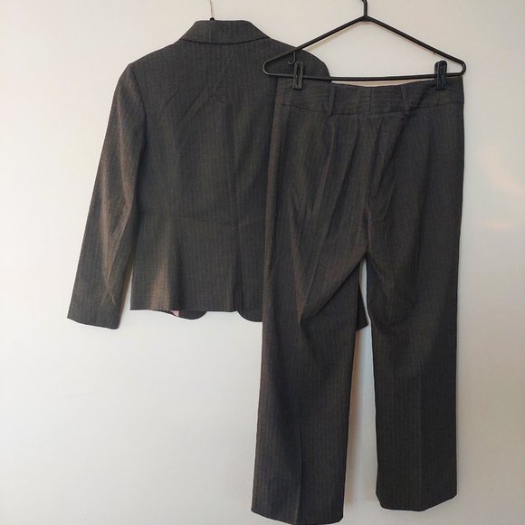 Van Heusen Gray Business PinStripe Stretchy Pants Blazer Suit Set, Sz S - Picture 2 of 12